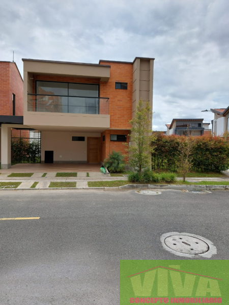 Casa en Arriendo en San Antonio De Pereira